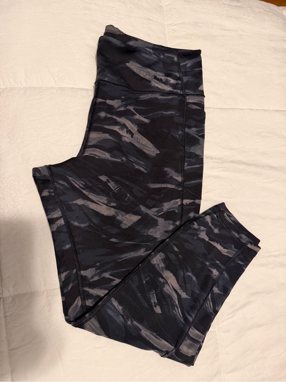 Victoria's Secret Black and Gray Abstract Print Leggings
